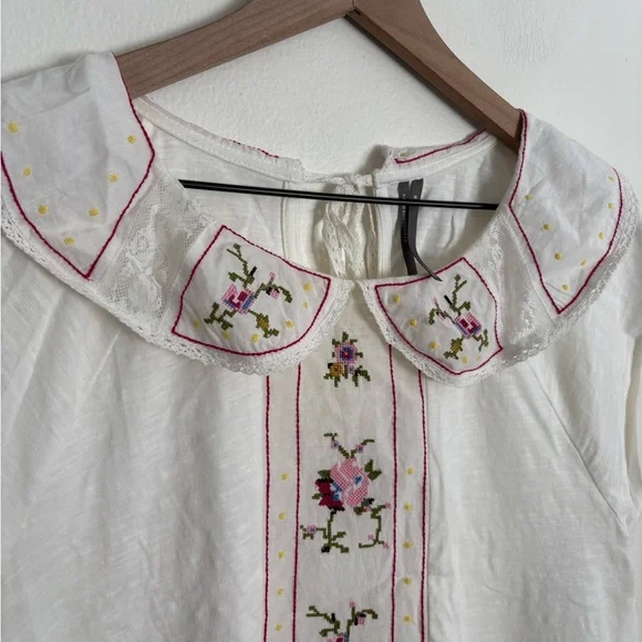 Anthropologie White Embellished Collard Cottage Embroidered Short Sleeve Medium - Picture 2 of 4